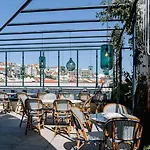 Modern I Roof View