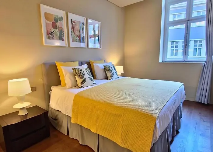 Modern I Roof View *