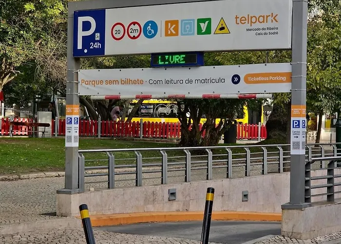 Modern I Roof View * Lisboa