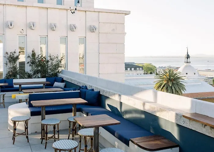 Modern I Roof View *