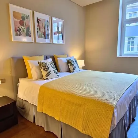 Modern I Roof View *