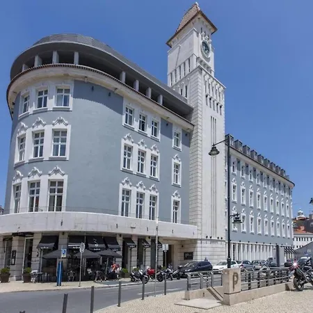 Modern I Roof View * ליסבון