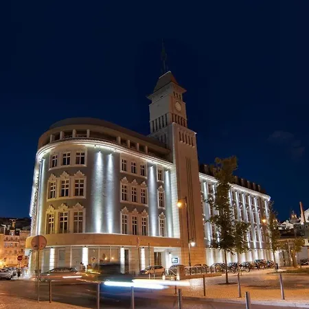 Modern I Roof View *