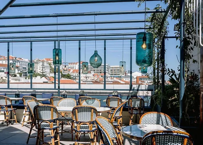 Modern I Roof View